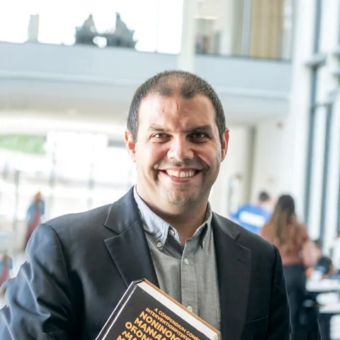 Dr. Miguel R. Gonçalves